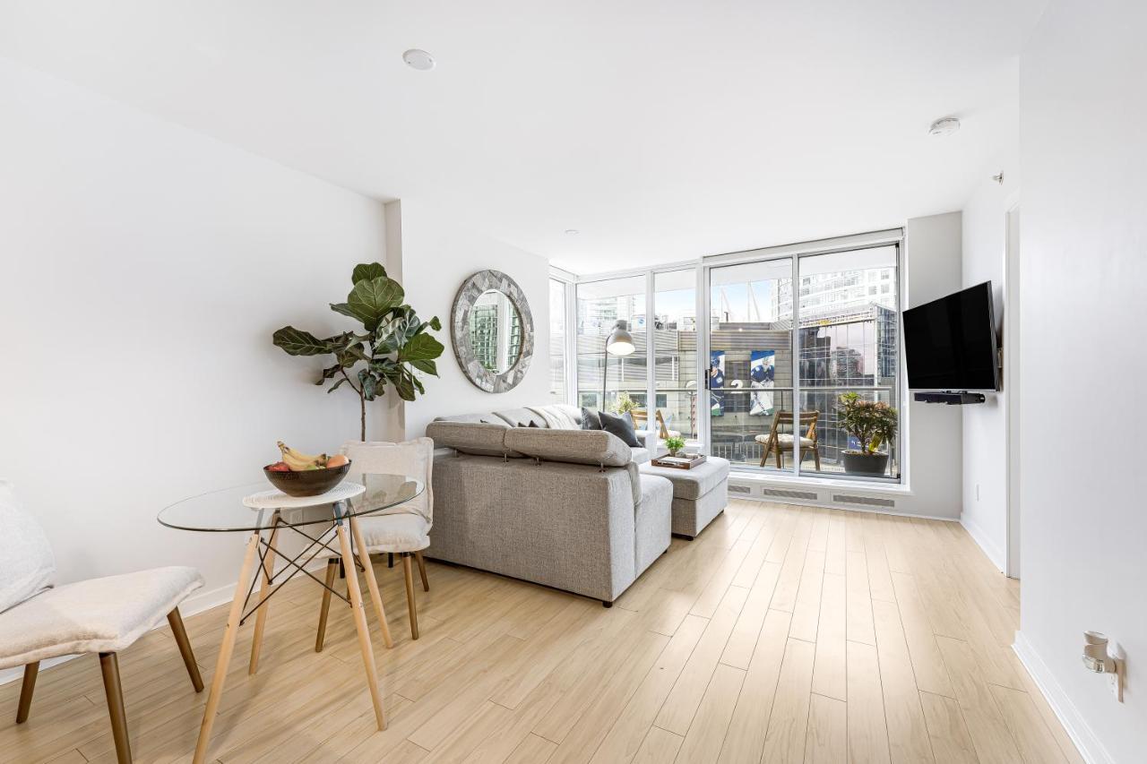 Heart Of Downtown 1 Bd Entire Condo - Pool, Gym, Parking, Office, Ac Ванкувер Екстер'єр фото