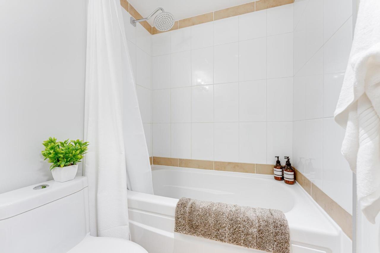 Heart Of Downtown 1 Bd Entire Condo - Pool, Gym, Parking, Office, Ac Ванкувер Екстер'єр фото