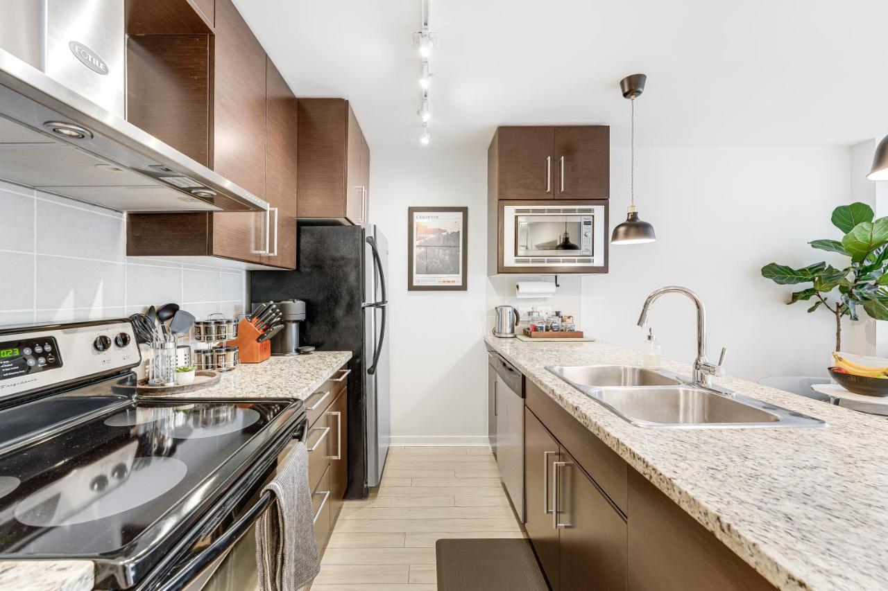 Heart Of Downtown 1 Bd Entire Condo - Pool, Gym, Parking, Office, Ac Ванкувер Екстер'єр фото